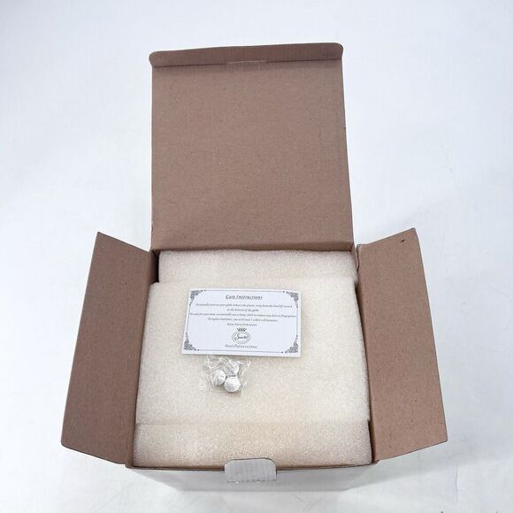 Sorelle Christmas Light Up Color Change Angel Glass Globe Ornament & Batteries - Picture 7 of 7